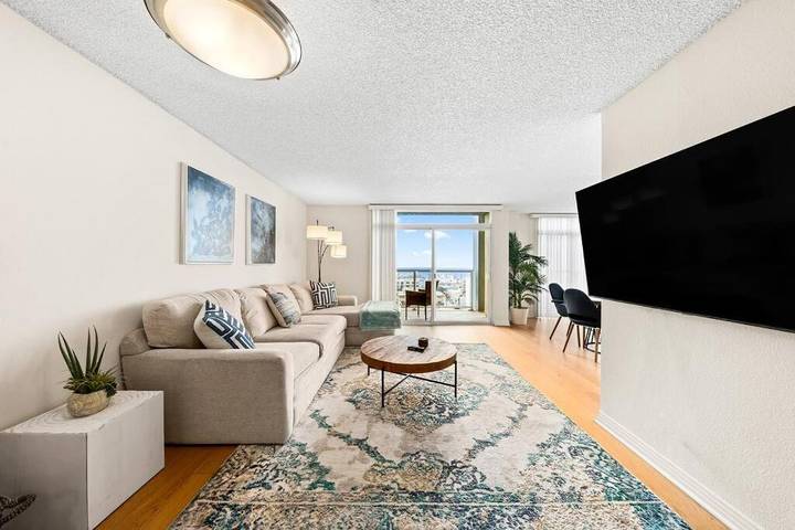 Apartamento de vacaciones para 7 personas, con terraza además de vistas al lago y piscina, Se admiten mascotas - 1