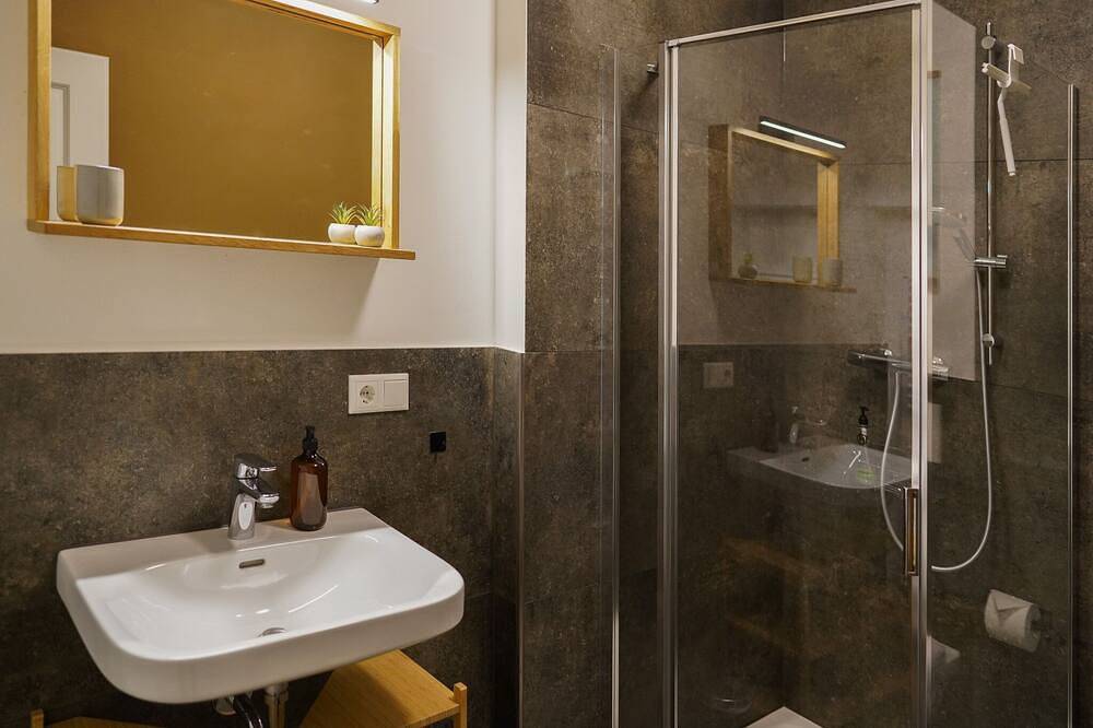 Ganze Wohnung, Apartment-Komfort-Cozy Badezimmer-Stadtblick-Mo in Coburg, Oberes Maintal - Coburger Land