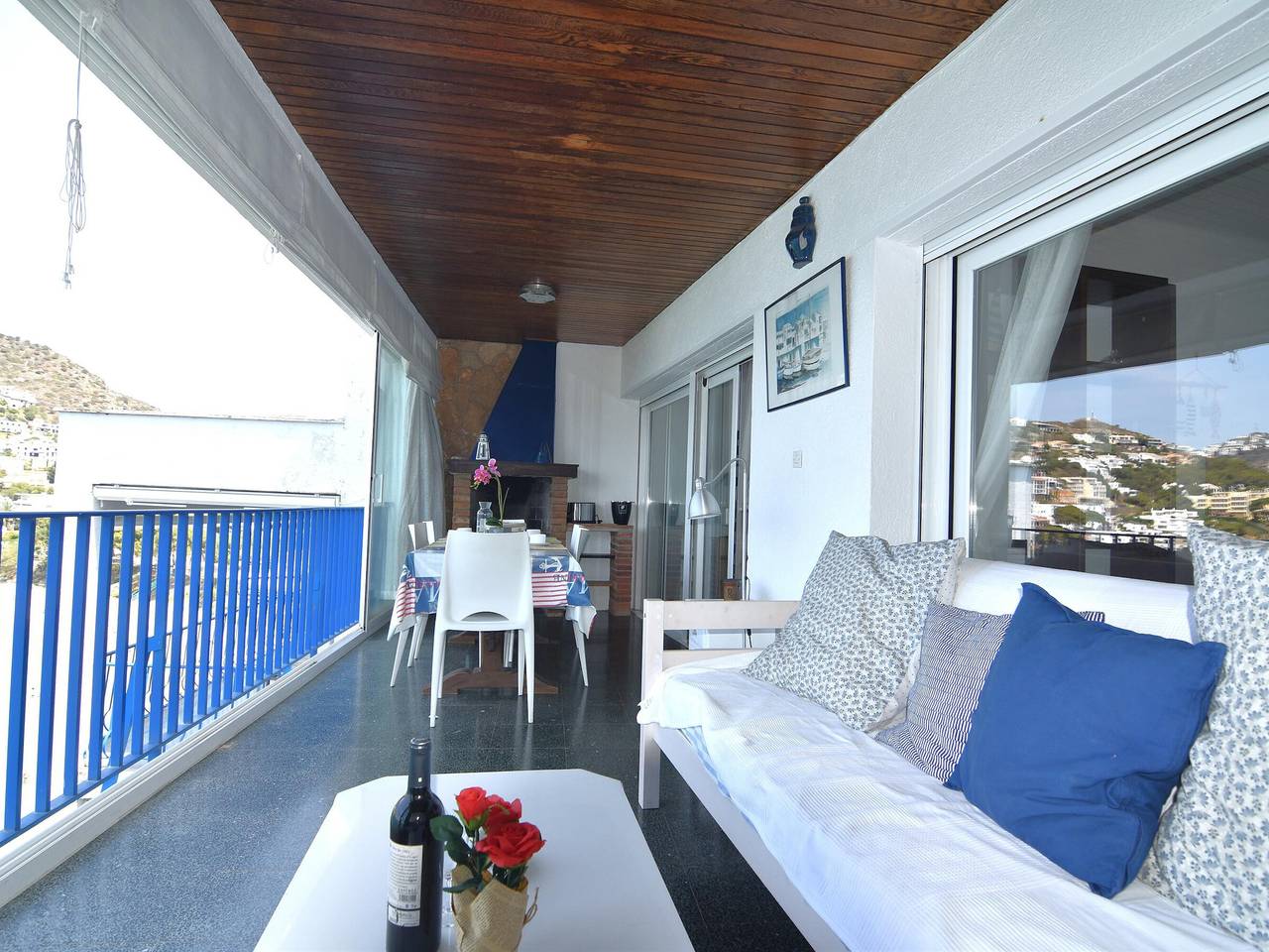 Apartamento entero, Alquiler en playa La Almadrava, Roses. Apartamento con vistas al mar, terraza privada, cocina equipada. ¡Reserva ahora! in l'Almadrava, Roses