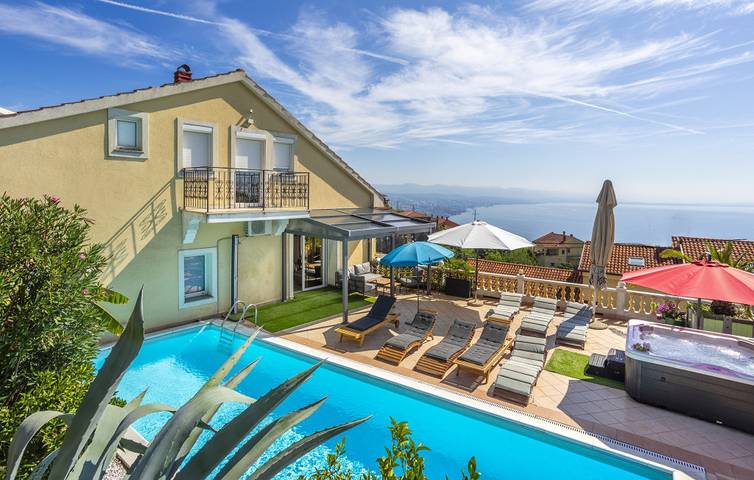 Villa für 8 Personen, mit Terrasse und Garten sowie Whirlpool in Opatija Riviera