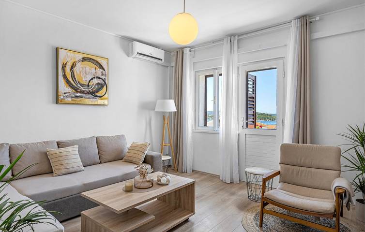 Ferienwohnung für 4 Personen, mit Terrasse in Sibenik - 2