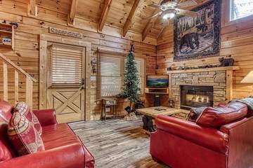 Log Cabin for 4 Guests in Pigeon Forge, Sevier County, Picture 3