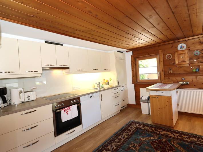Ganze Wohnung, Großzügiges Apartment im typischen Tiroler Stil in Bruck am Ziller, Bezirk Schwaz