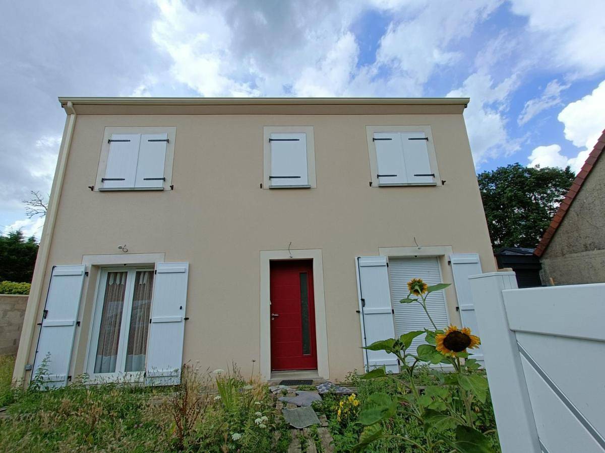 Appartement de vacances entier, Double Room with Garden View in Maurepas, Yvelines