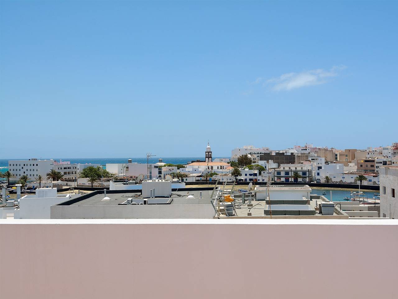 Ganze Wohnung, Centric Home - Solarium Terrace - Sea Views in Arrecife Centro, Arrecife