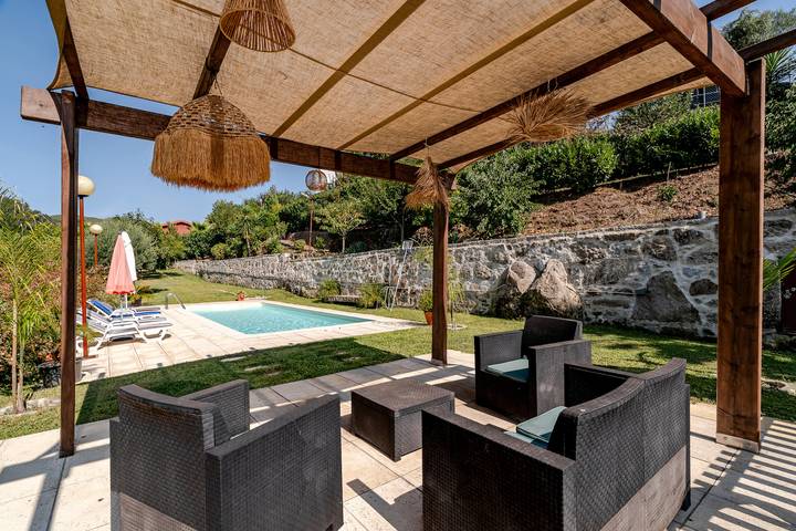 Casa rural para 4 pessoas, com jardim em Amares