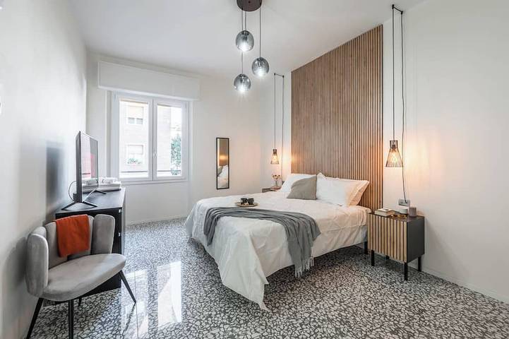 Ganze Wohnung, [An Exclusive Overlook In The Heart Of Modena] Swing On The Square in Modena, Modena Provinz