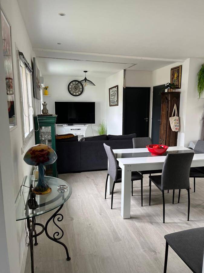 Two-Bedroom Chalet in Yvré-l'Évêque, Sarthe