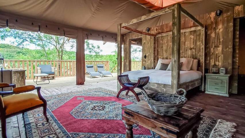 Cottage pour 3 personnes, avec jardin ainsi que jacuzzi et terrasse à La Tour-sur-Orb