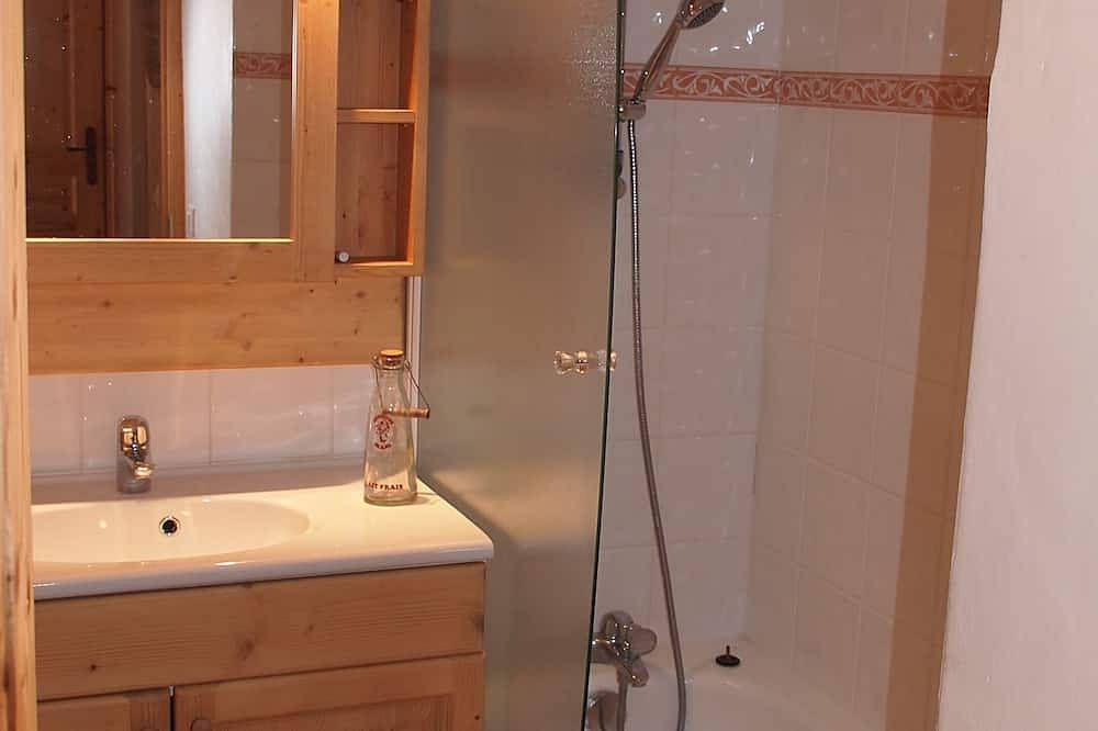Geheel appartement, Appartement voor acht personen naar Mountain Stijl inbeslagneming in Villard-sur-Doron, Albertville en omgeving