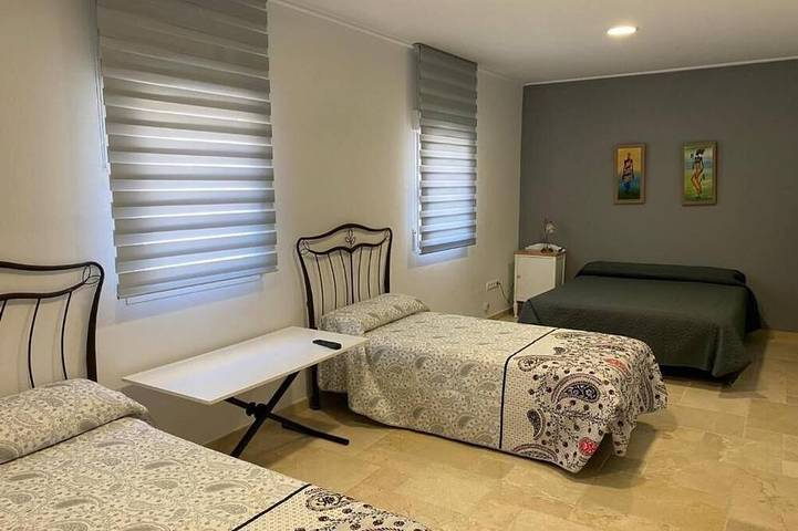 Casa Ideal Para Familias, Amigos, Celebraciones. Estupenda Ubicación y Zona in Chella, Valencia Provinz