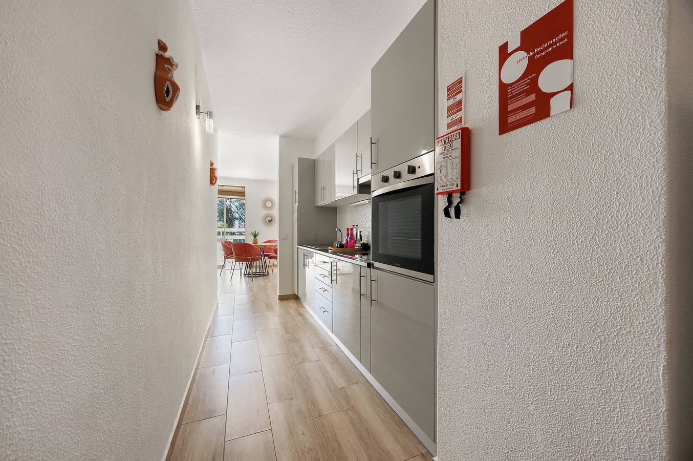 Appartamento intero, Sweet Green Tower con Vista Mare e Piscina Condominiale in Praia da Rocha, Portimao