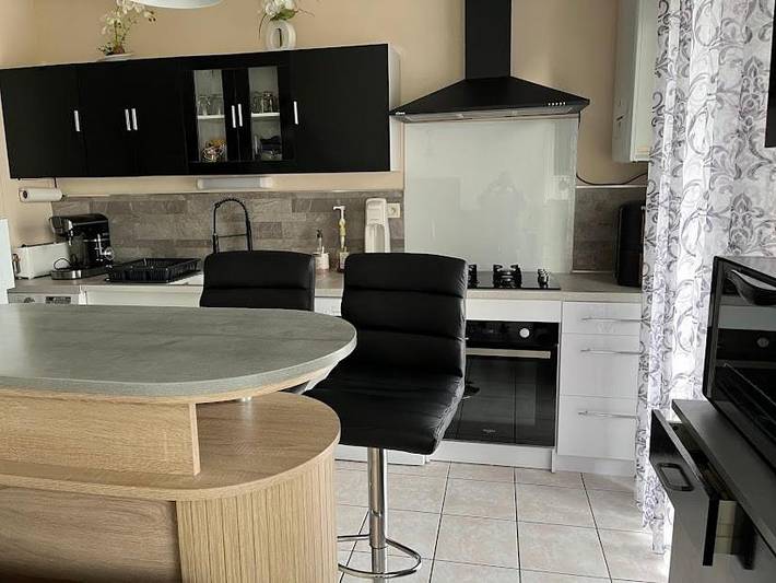 Chambre d’hôte pour 3 personnes, avec Terrasse et Vue à La Celle-sous-Gouzon - 2