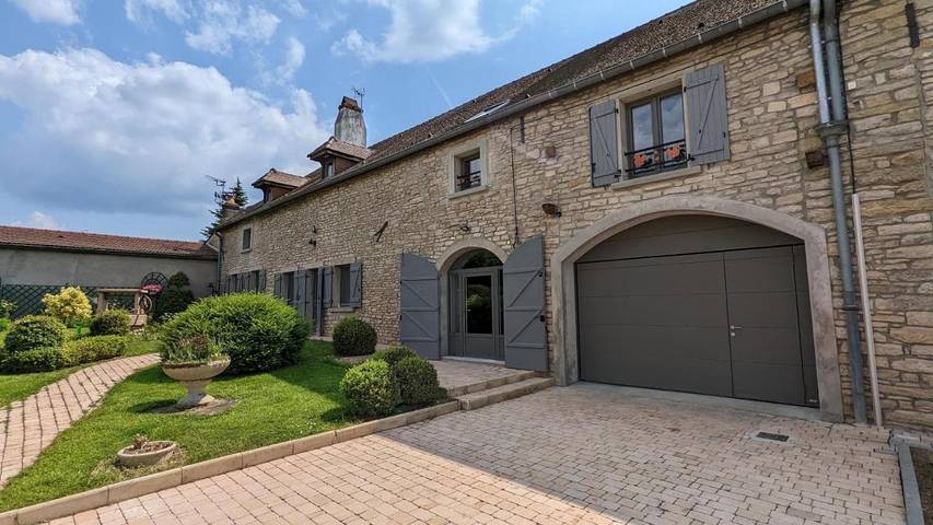 Location de vacances pour 6 personnes, avec Jacuzzi ainsi que Terrasse et Jardin à Sainte-Marie-la-Blanche