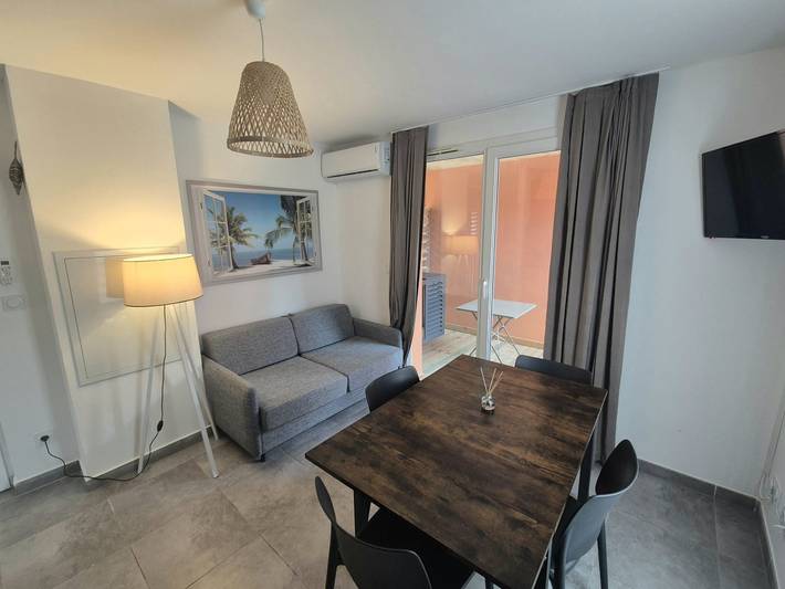 Appartement de vacances pour 4 personnes, avec terrasse et piscine