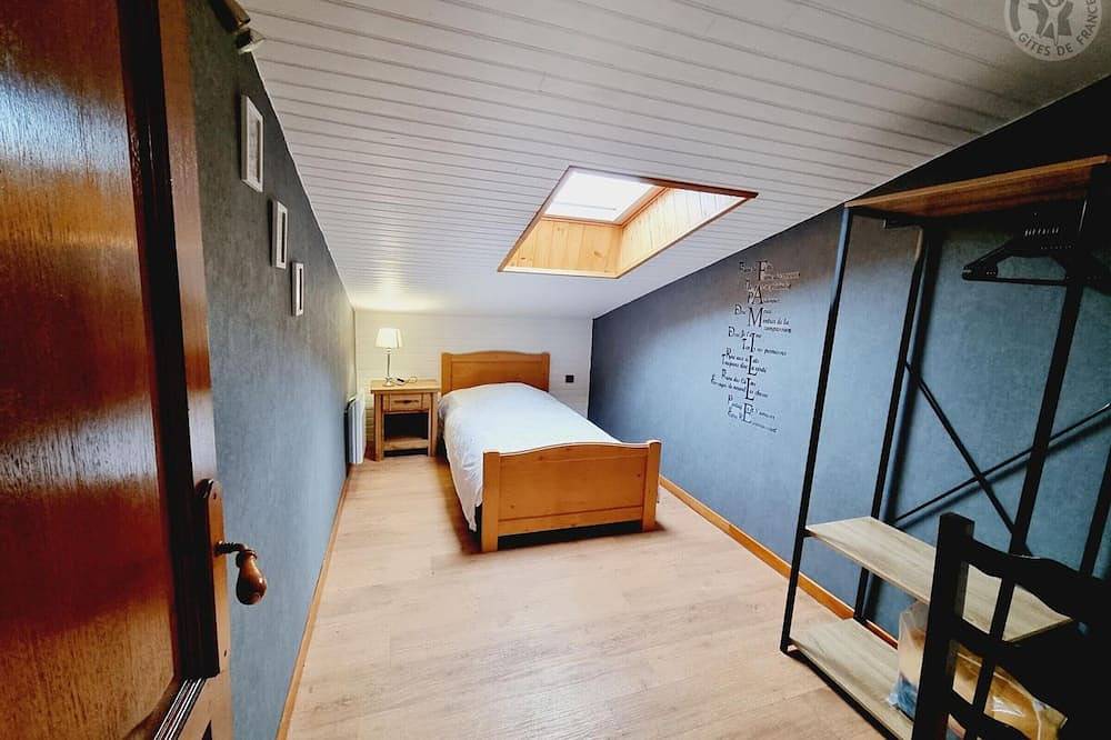 Erdgeschoss-Wohnung: Garten, Offene Küche, Kamin, Wlan, Haustiere erlaubt in Eppe-Sauvage, Avesnes-sur-Helpe