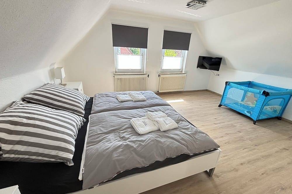 Idyllisches Ferienhaus in Emden, 6 Pers., großer Garten, Haustiere in Emden, Ostfriesland