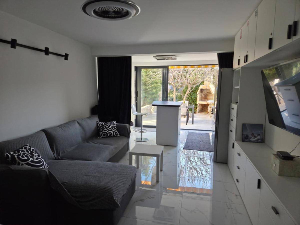 Ganze Wohnung, Stinica apartma Paradise in Jablanac, Naturpark Velebit