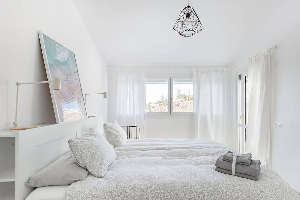 Modern dream villa with sea view private, heated pool and sea view! in San Agustín, San Bartolomé de Tirajana