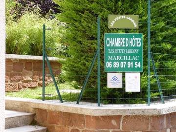 Chambre d’hôte pour 2 personnes, avec terrasse ainsi que jardin et vue dans l' Aveyron