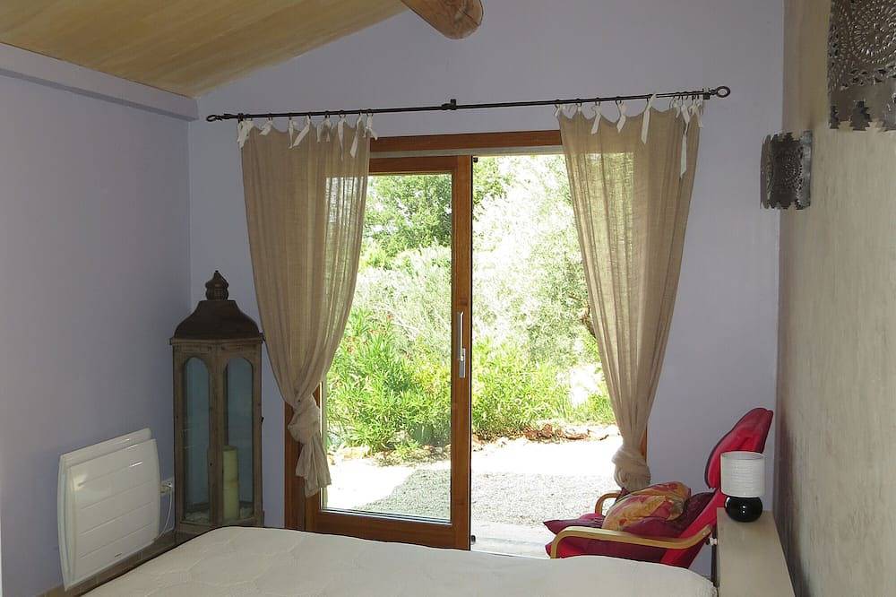 Beautiful house, on 2500m² of land with private pool, 4 bedrooms, in Roussillon, Parc naturel régional du Luberon