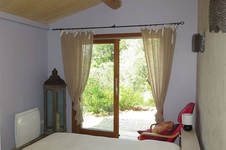 Belle maison , sur terrain 2500m² avec piscine privée, 4 chambres, 8 couchages in Roussillon, Parc naturel régional du Luberon