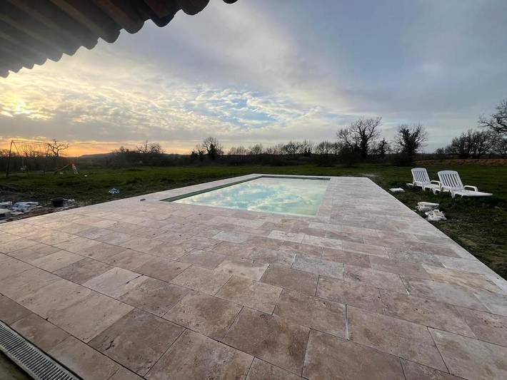 Location de vacances pour 10 personnes, avec piscine ainsi que vue et jardin à Coufouleux - 2