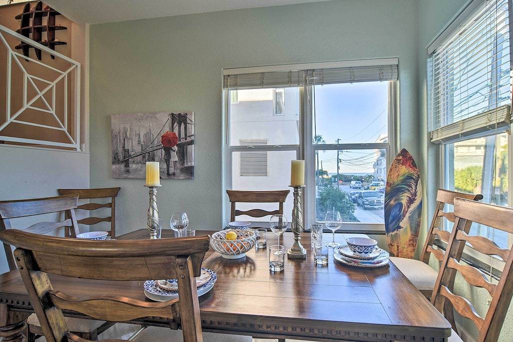 Colorful Townhome, Steps to Clearwater Beach! in Clearwater Beach, Clearwater