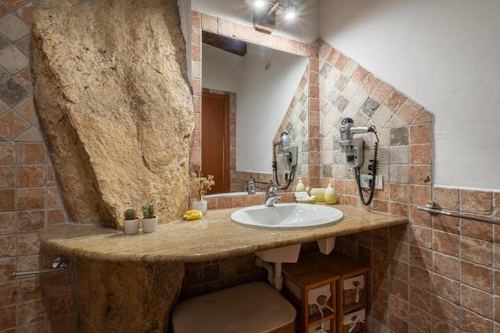 Villa pour 6 personnes, avec piscine et vue ainsi que terrasse et jardin dans La Maddalena - 2