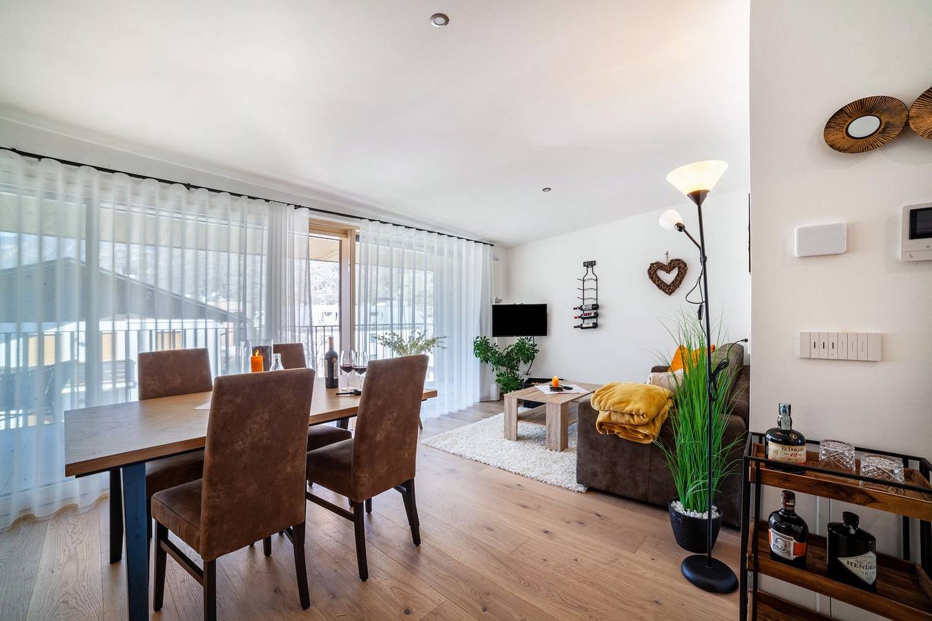 Ganze Wohnung, Ferienwohnung 'Adler Living Attika Wohnung' mit Bergblick, Terrasse & Wlan in Naturns, Texelgruppe