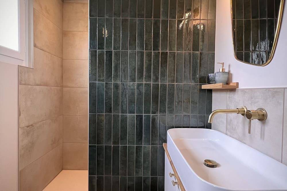 Morgane's house, 450 meters from the beach in Vaux-sur-Mer, Côte de Beauté