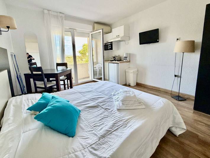 Apartamento entero, Estudio en Saint-Florent con balcón y aire acondicionado in Saint-Florent, Region de Calvi
