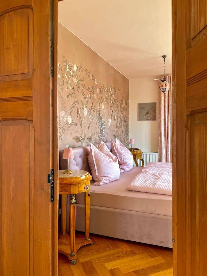 Ferienwohnung für 7 Personen, mit Balkon und Terrasse sowie Garten und Ausblick