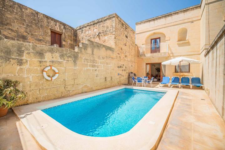 Villa for 6 people, with balcony in Malta
