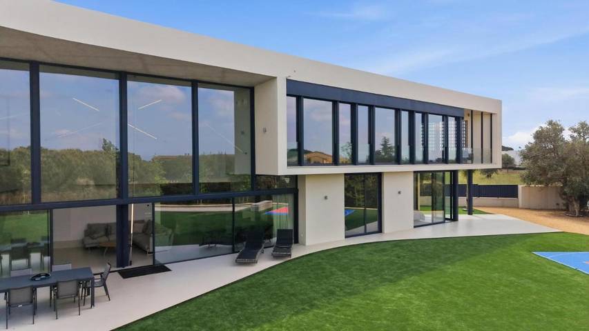 Casa rural para 12 personas, con Balcón y Terraza además de Jardín y Piscina en Peralada - 2