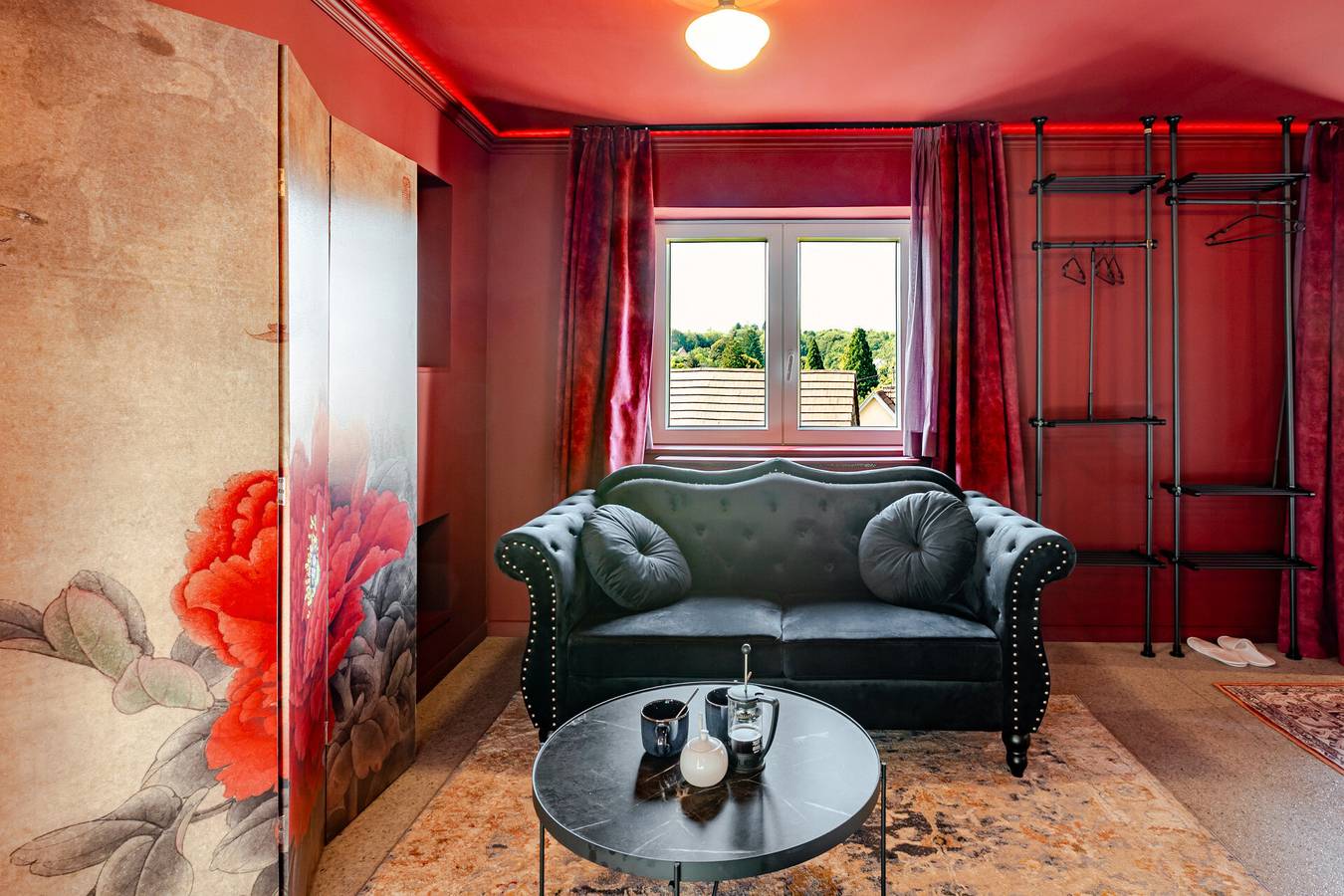 Apartamento entero, Love room La Courtisane - spa en terraza de 40 m² - love-room-alsace-67 in Niederbronn-les-Bains, Alsacia del Norte