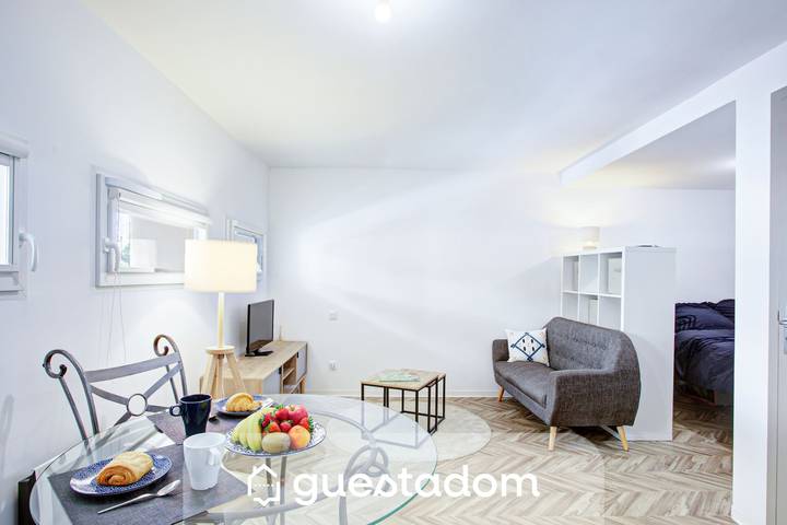 Studioleilighet for 2 personer, med Hage i Perpignan
