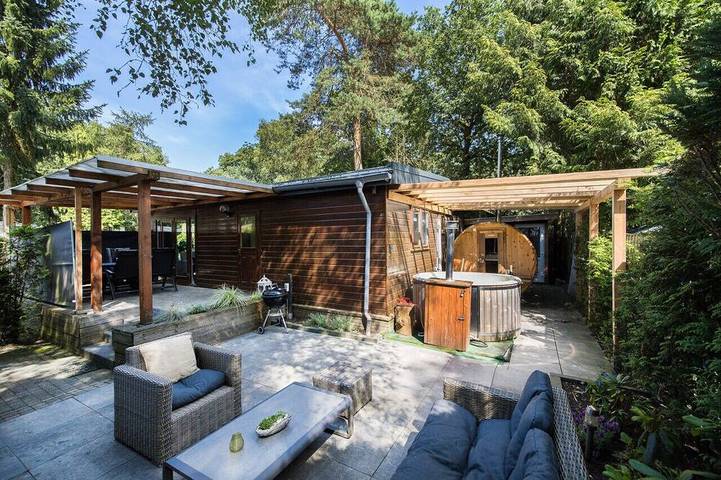 Blockhütte für 8 Personen, mit Balkon und Garten sowie Whirlpool und Sauna - 1