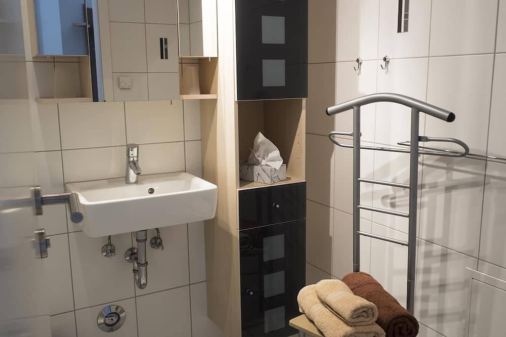 Ganze Wohnung, Moderne Ferienwohnung in Löwenstein, Nähe zu Audi, Lidl, Bosch, Kaufland in Löwenstein, Stuttgart Region