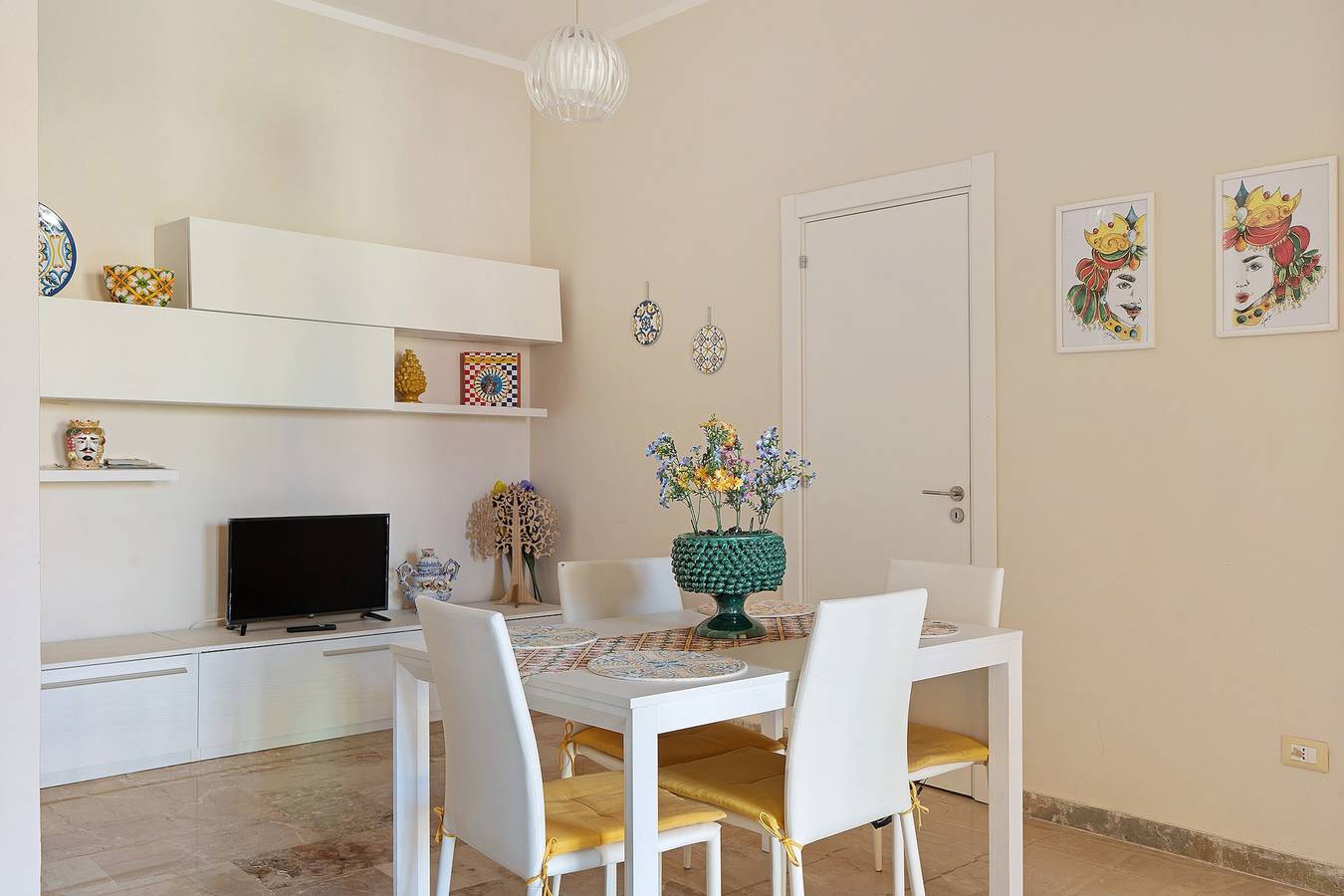 Entire apartment, Apartment 'Makari' with Sea View and Wi-Fi in Trappeto, Palermo Province