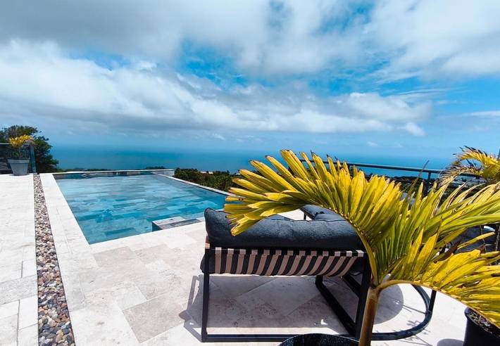 Location de vacances pour 12 personnes, avec terrasse ainsi que piscine et vue à Petite-Île - 4