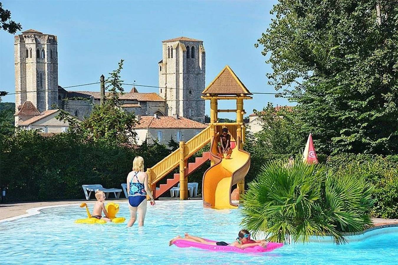 Camping 4 étoiles - Parc aquatique - ccbfhed in La Romieu, Gers