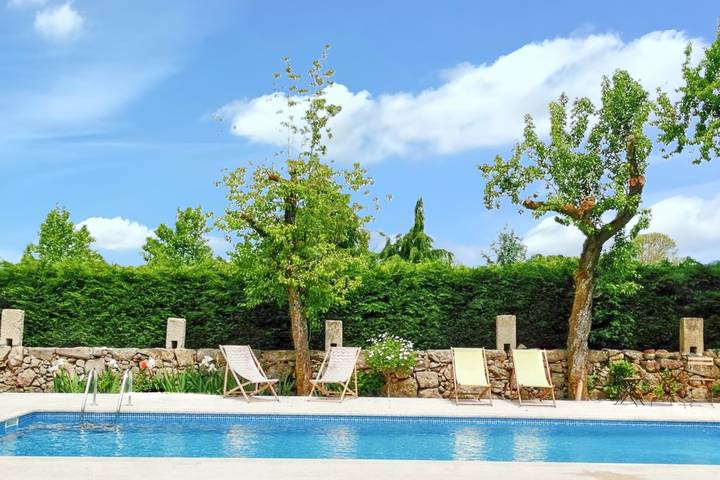 Casa de férias para 8 pessoas, com piscina e terraço e ainda vista para o lago em Oliveira de Frades