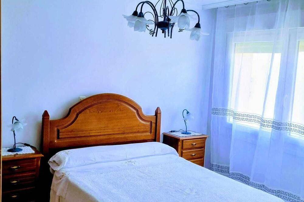 Ideal house to share with family or friends, next to the beach and the mountains. in Camelle, Camariñas