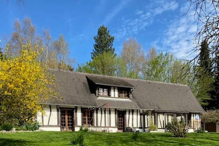 Location de vacances pour 9 personnes, avec jardin à Montville (homonymie)