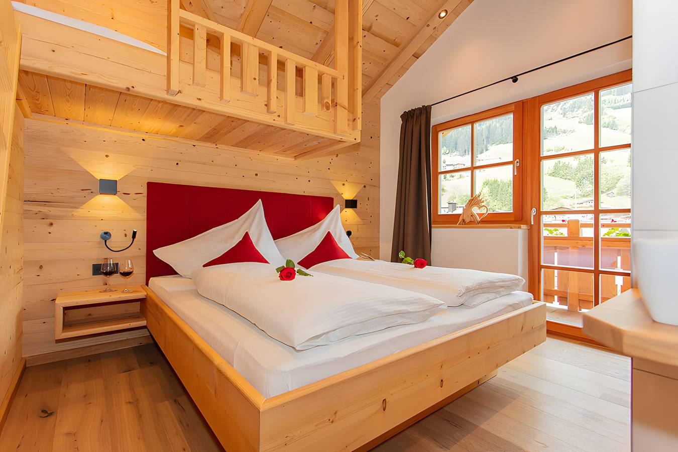 Entire apartment, Apartment 'Deluxe 1' with Private Garden, Balcony and Wi-Fi in Großarl, Ski Amadé