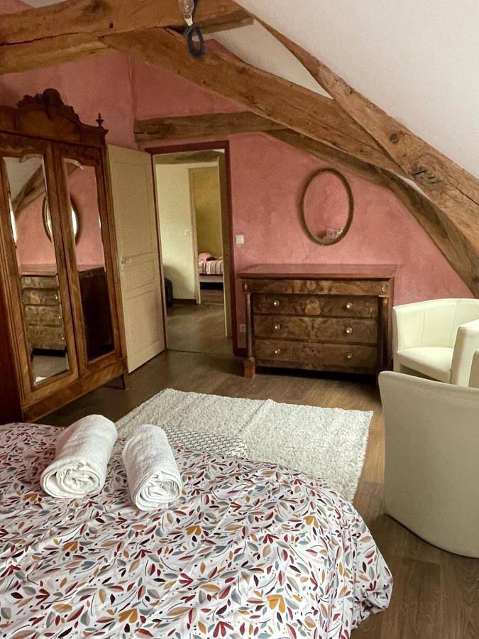 Location de vacances pour 10 personnes, avec vue dans Office De Tourisme D Avallon