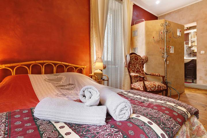Bed and Breakfast 'Chambre Rouge' con terraza privada, jardín compartido y Wi-Fi in Groléjac, Périgord Noir