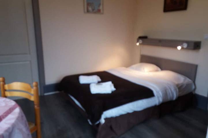 Ganze Wohnung, \"Strauss\", Wohnung für 6 Personen im Morvan in Saint-Honoré-les-Bains, Naturpark Morvan