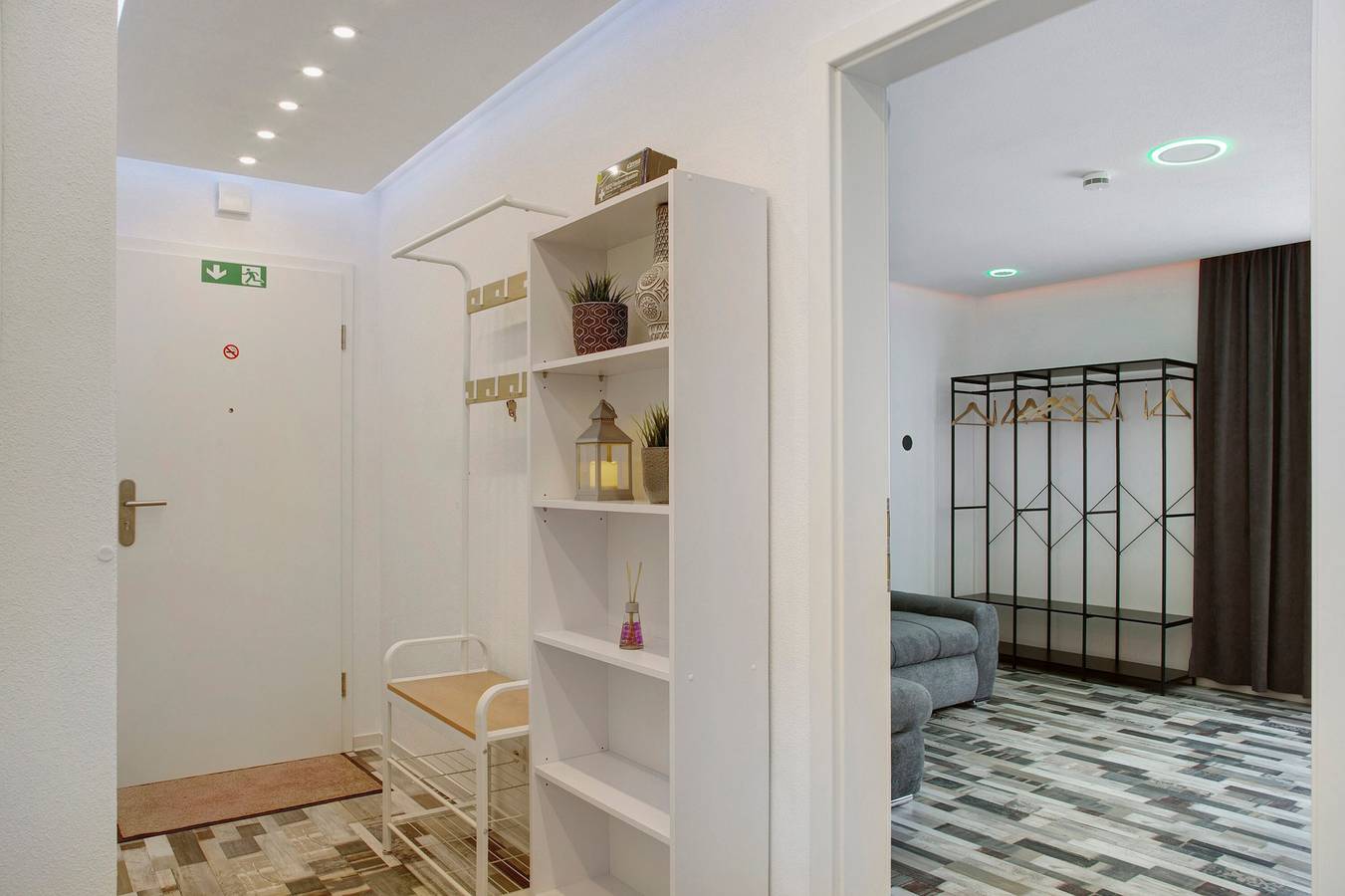 Ολόκληρο το διαμέρισμα, Apartment 'Neuburg 8 - New' with Balcony and Wi-Fi in Neuburg an der Donau, Romantische Straße